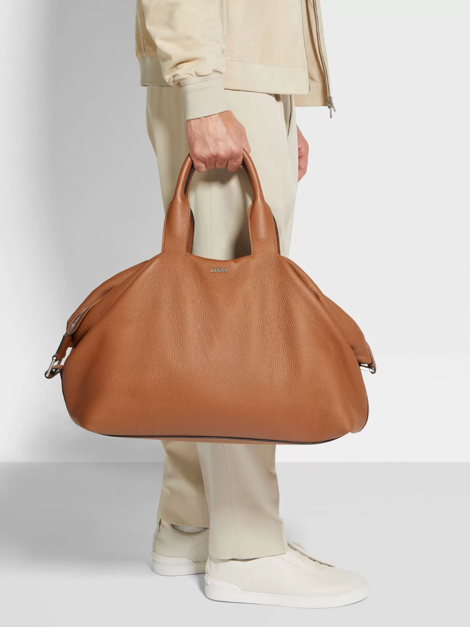 Outlet Borsa da Viaggio Raglan in Pelle di Cervo Essentials Resort | In Viaggio Con Stile